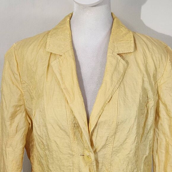 Chico's Yellow Blazer with Crinkle Fabric and Sheen Size Medium Yellow Blazer - Picture 2 of 9